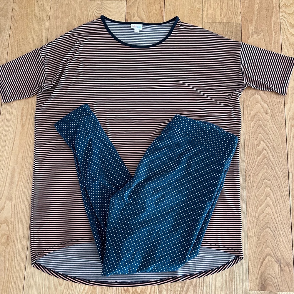 LuLaRoe Medium Irma & TC Leggings Outfit
